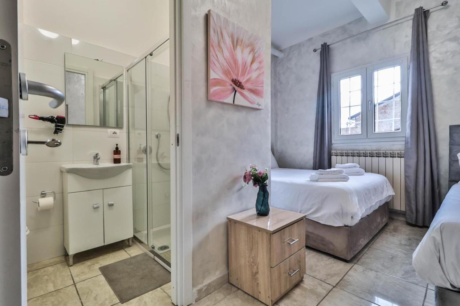 Triple Room with Private Bathroom