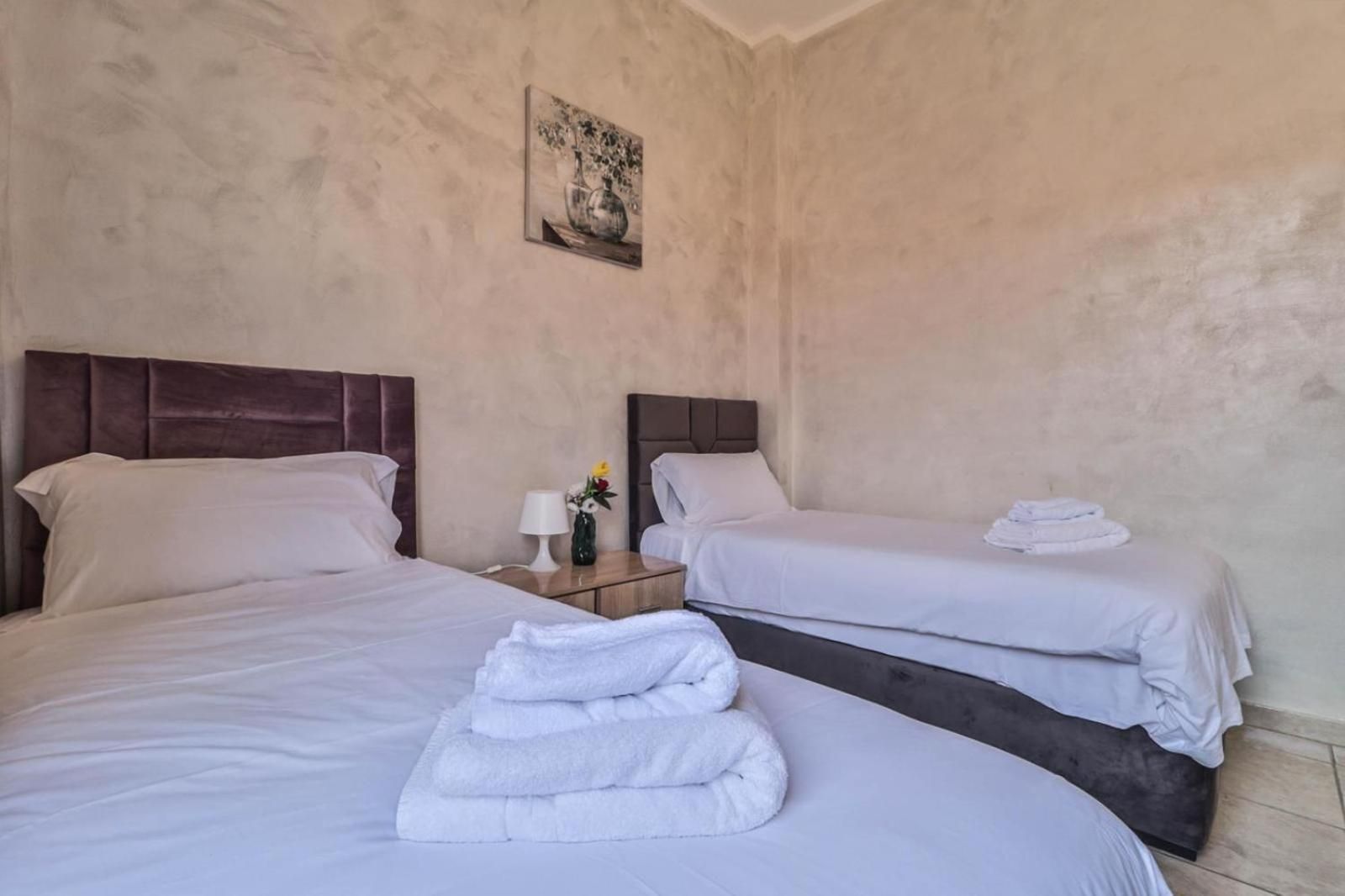 Twin Room with Private External Bathroom