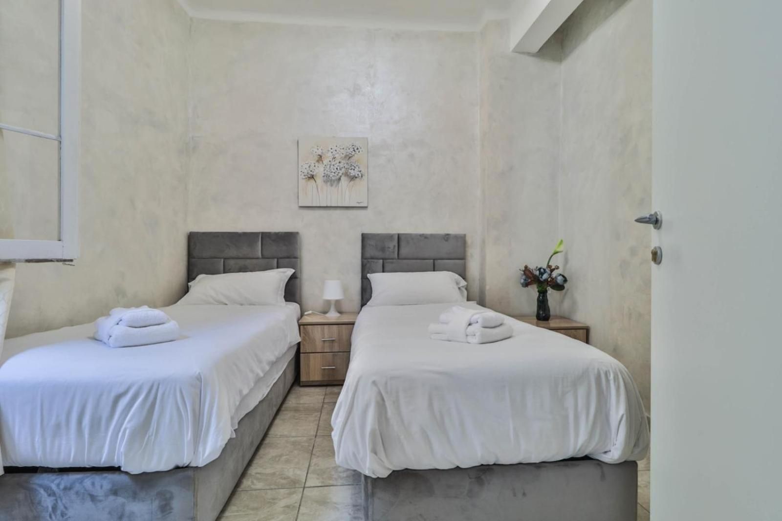 Twin Room with Private Bathroom