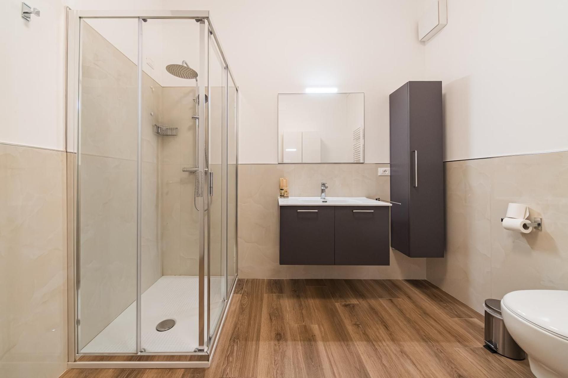 New - Venturini Suites in Bologna Centre Deluxe Queen Room 3