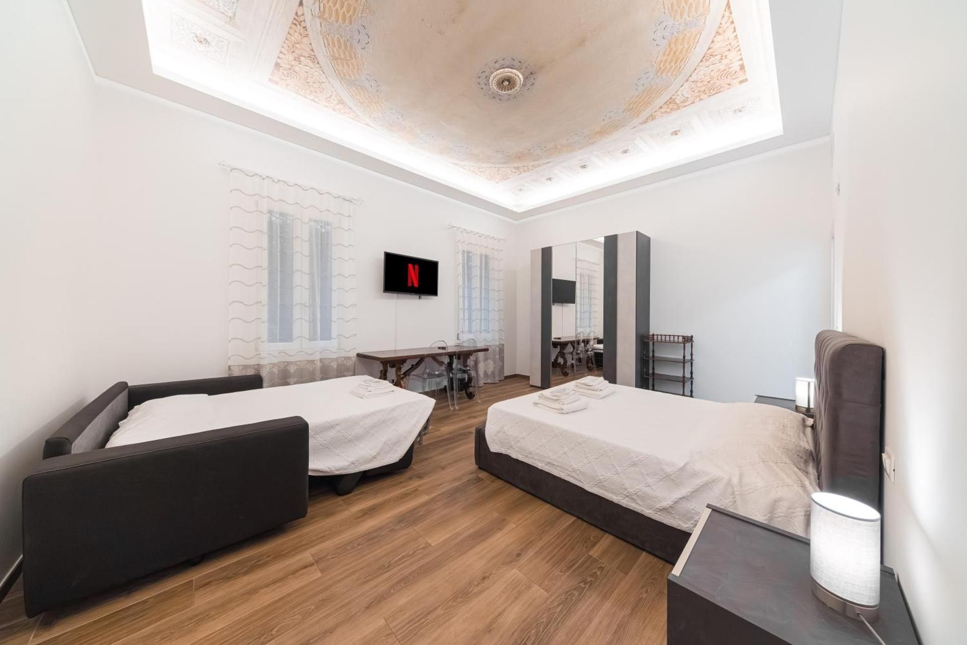New - Venturini Suites in Bologna Centre Deluxe King Room