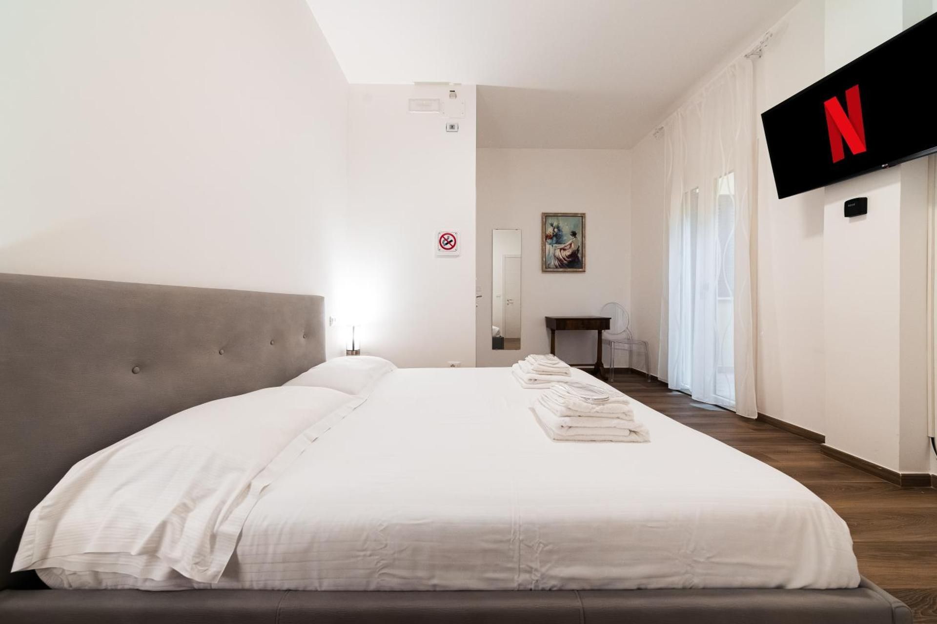 New - Venturini Suites in Bologna Centre Deluxe Double Room with Balcony