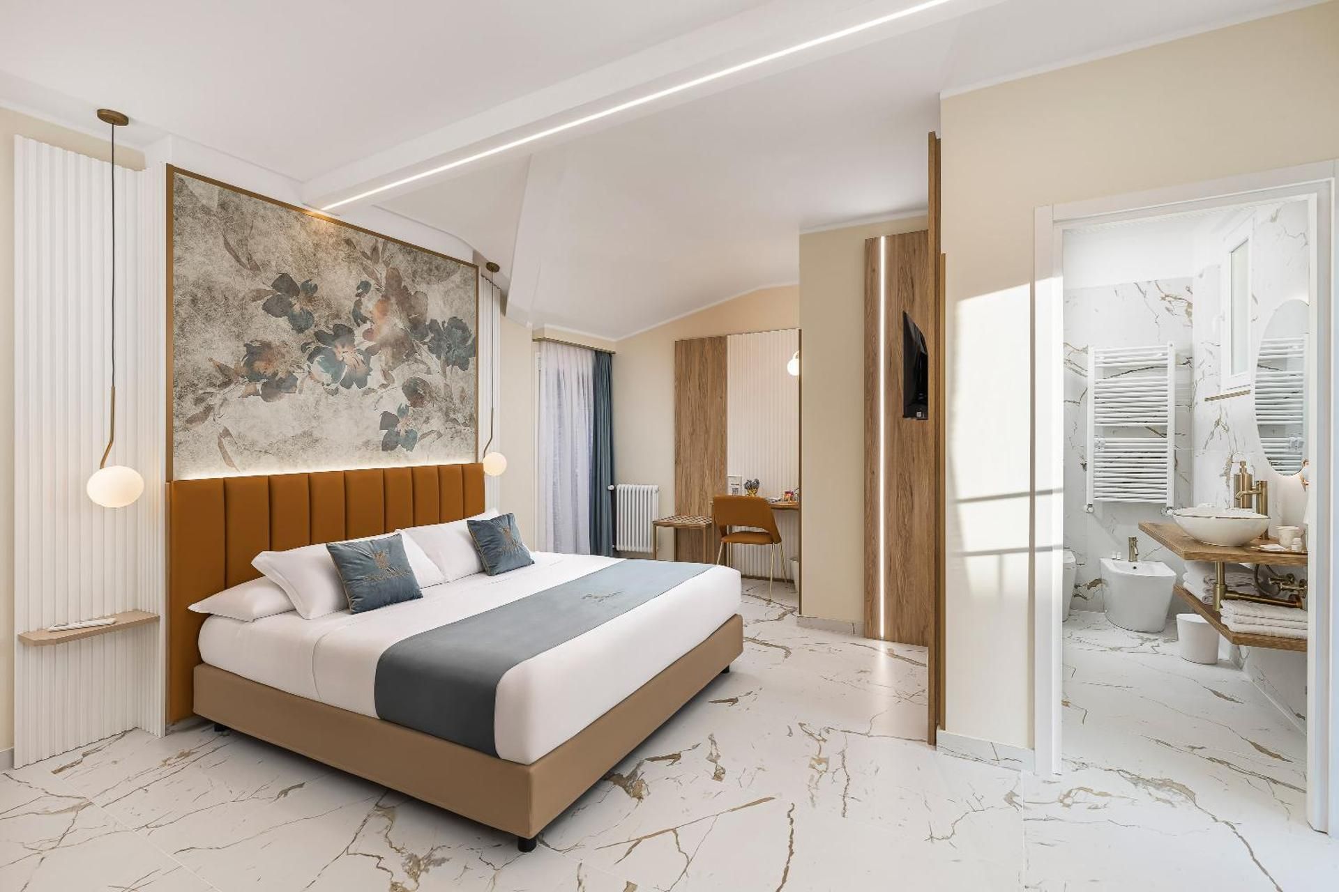 Deluxe King Suite