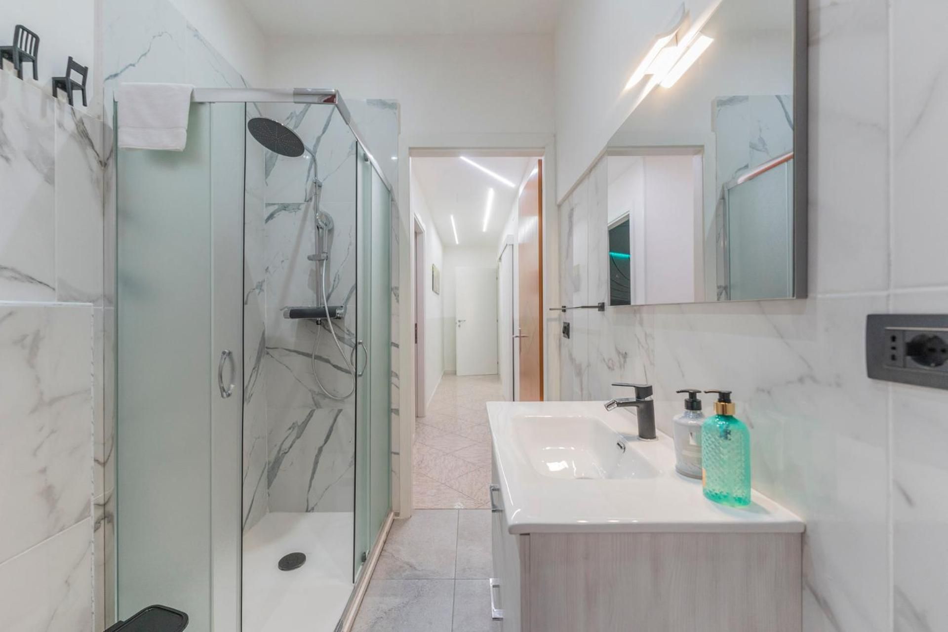 Two-Bedroom Deluxe Apartment with Balcony