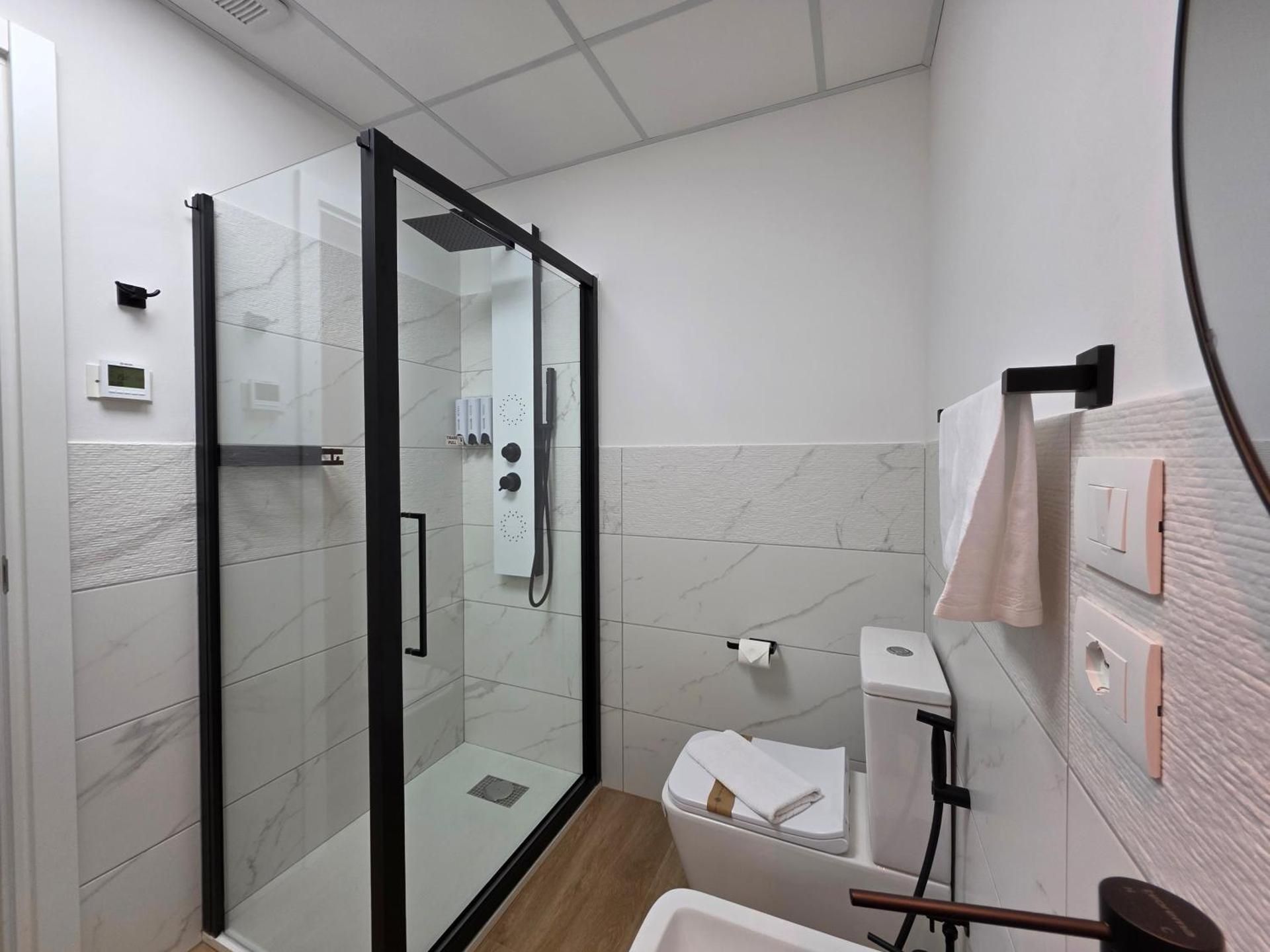 Superior One-Bedroom Apartment