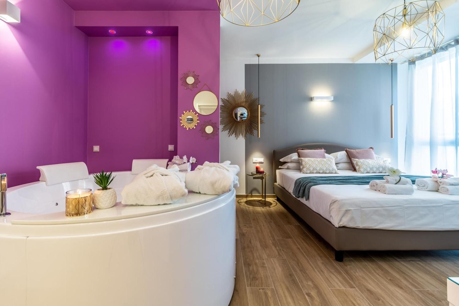 Queen Suite with Spa Bath