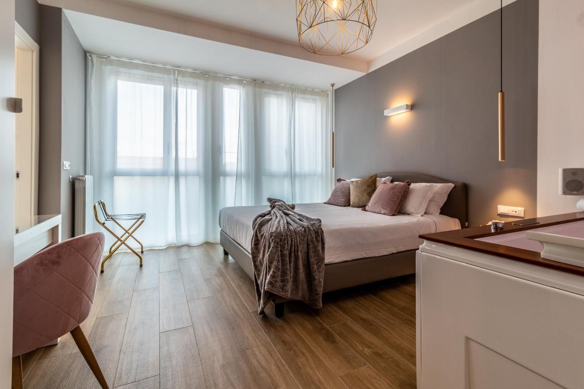 King Suite with Spa Bath