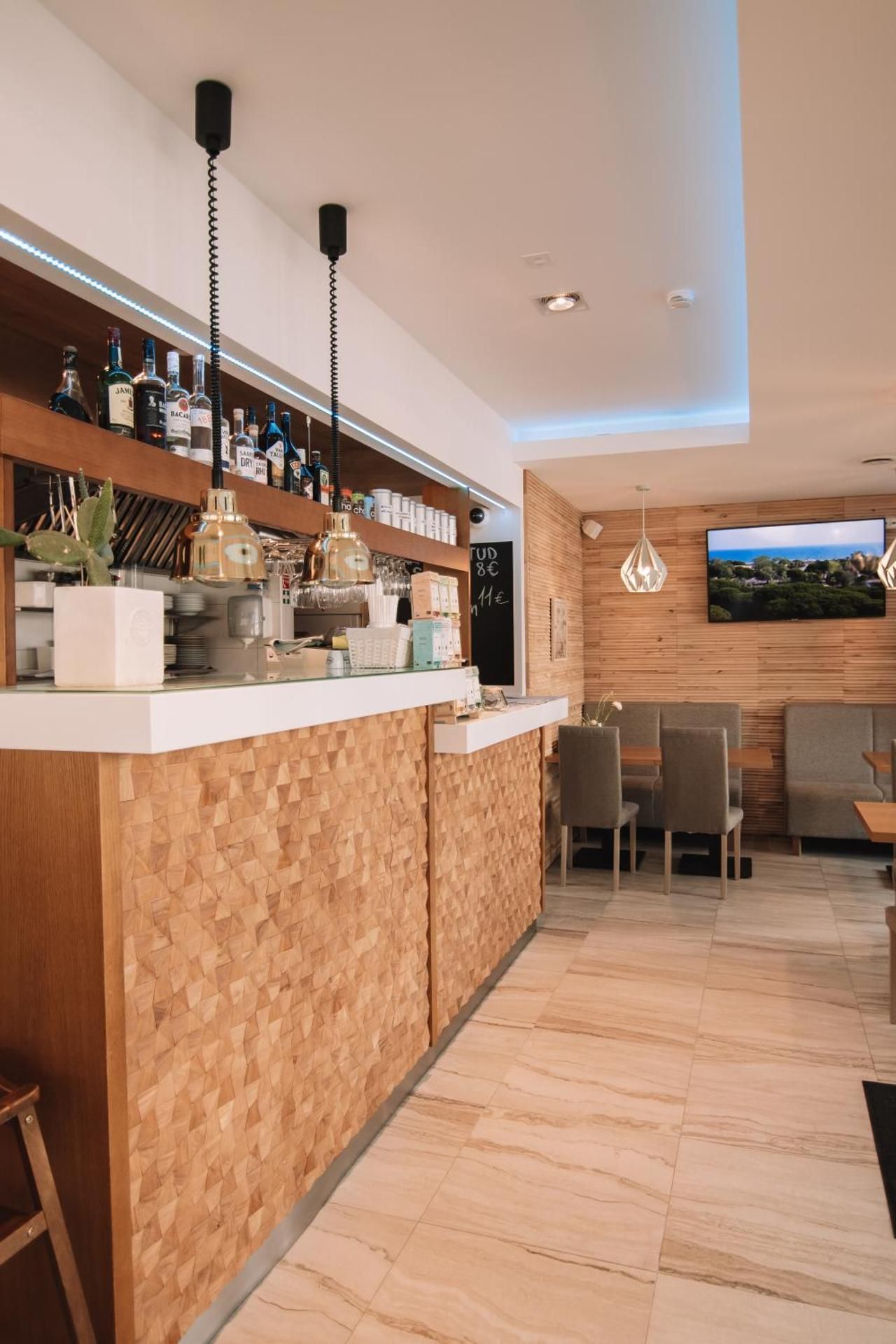 Merepargi ApartHotel & Cafe