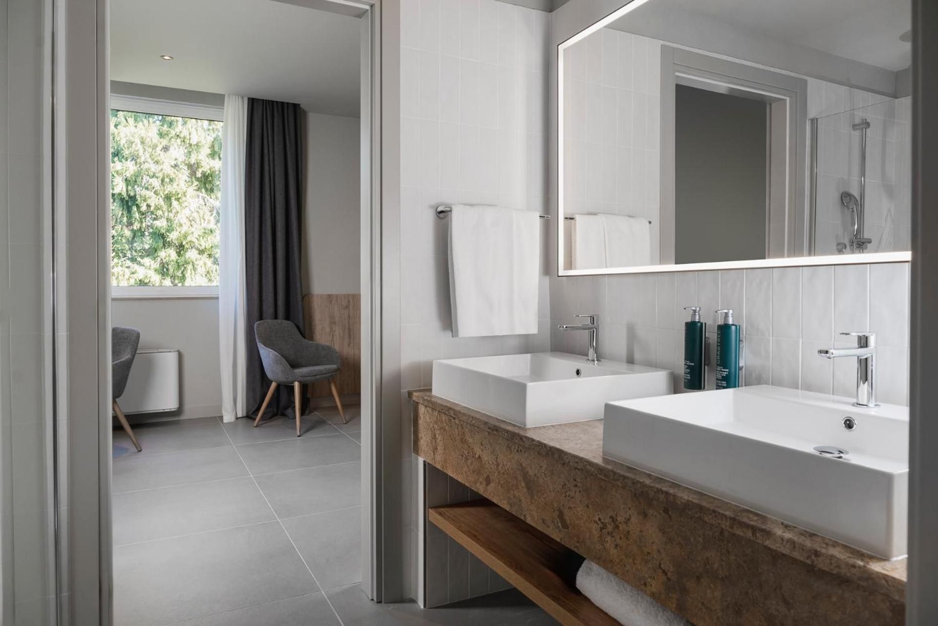 Two-Bedroom King Suite