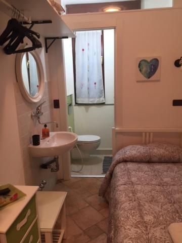 A 2 passi dal Bellaria Economy Single Room