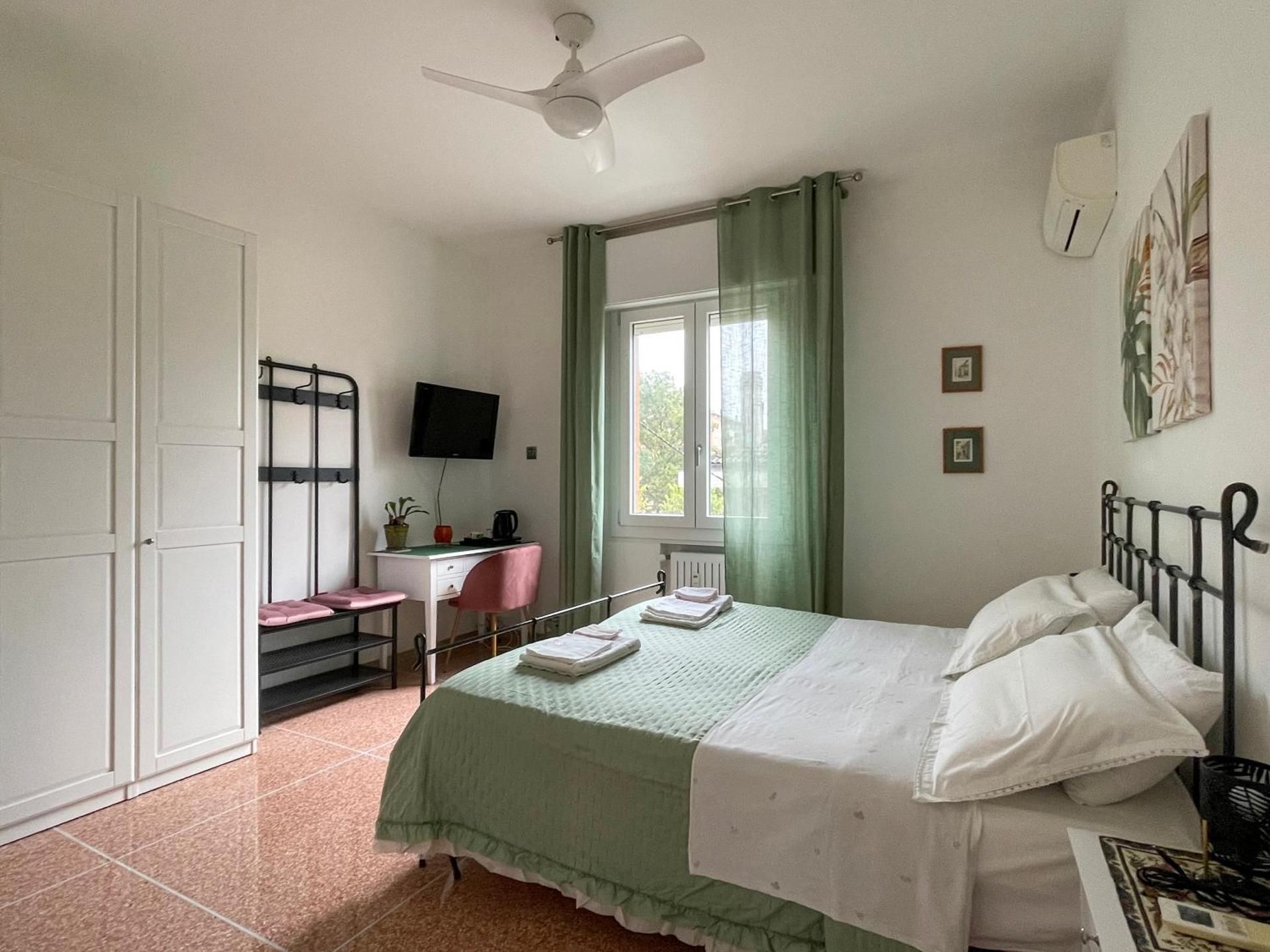 Large Double Room