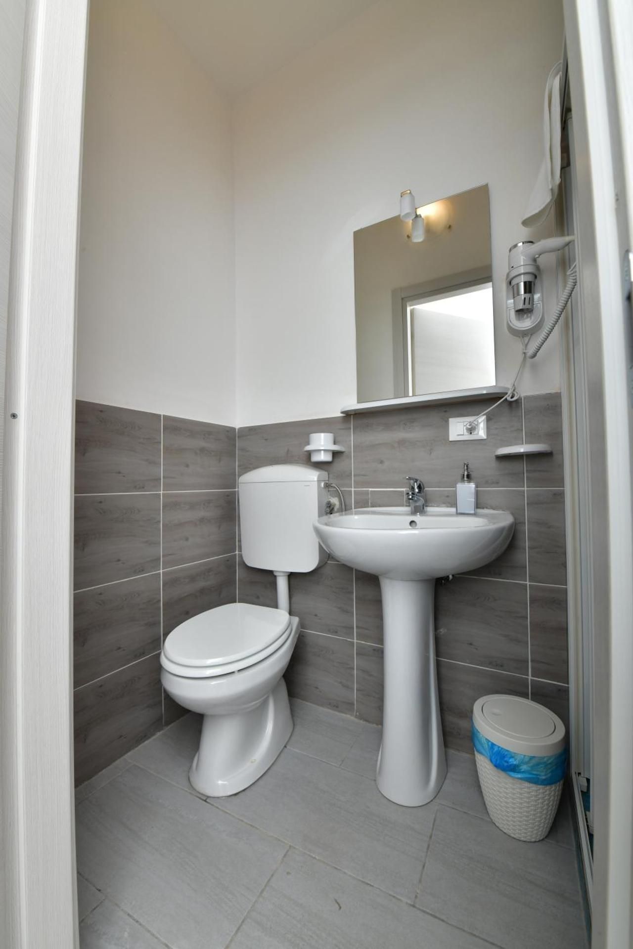 A San Lazzaro Rooms Twin Room with Private Bathroom 3