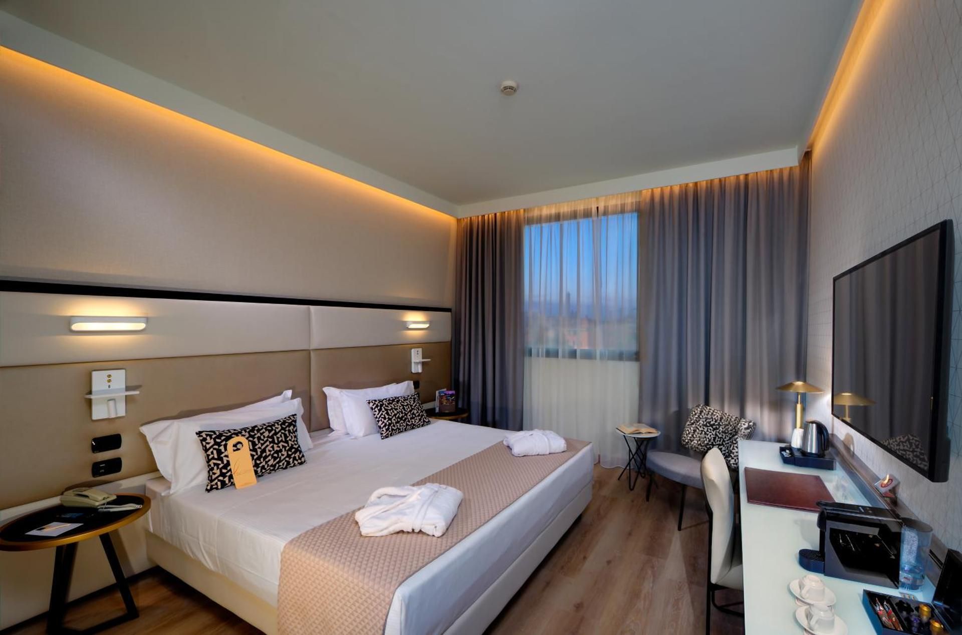 Superior Double Room with City View