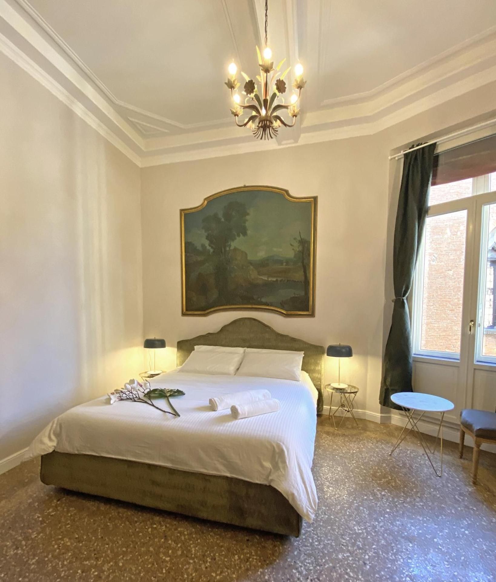 Double Room with Private External Bathroom