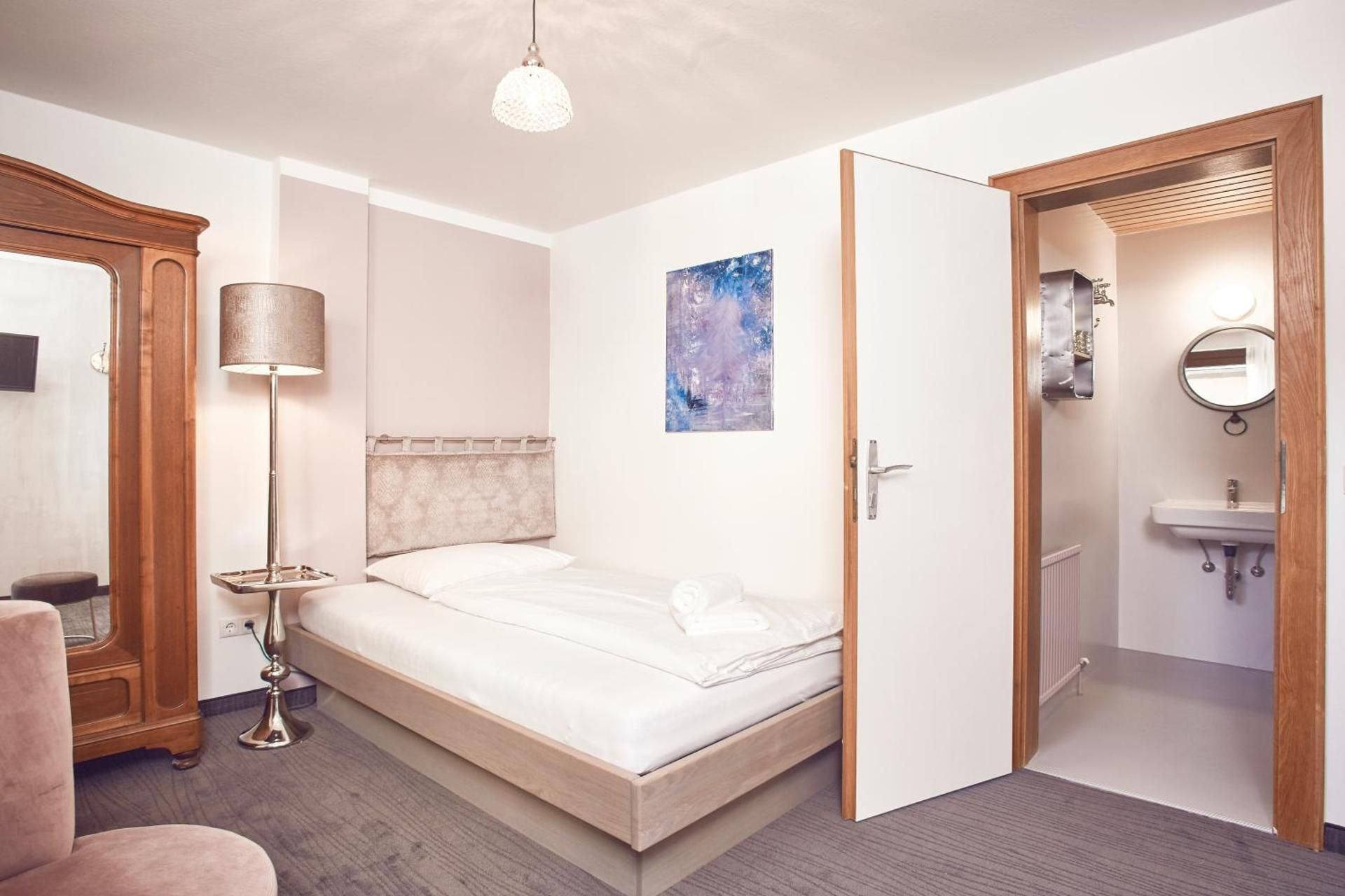 Large Single Room