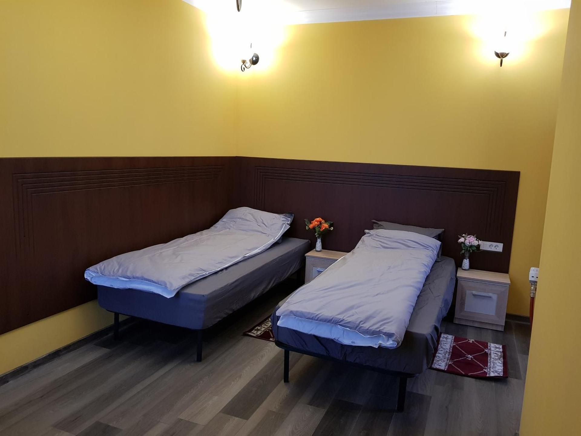 Deluxe Room (2 Adults + 1 Child)