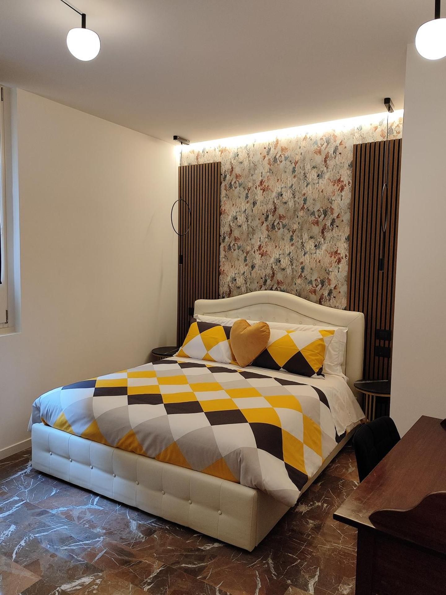 Deluxe Double Room with Internal Private Bathroom