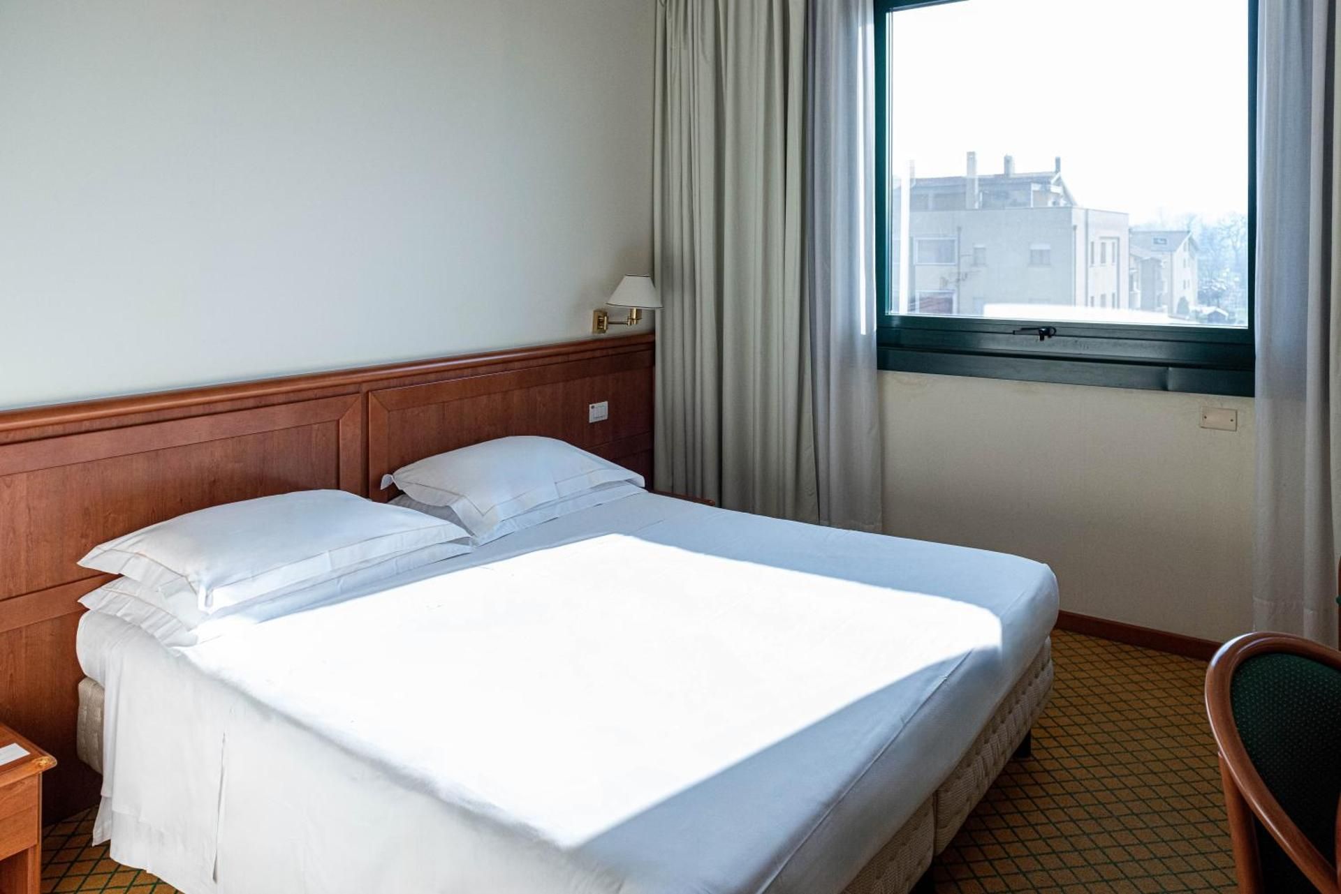 Compact Room
