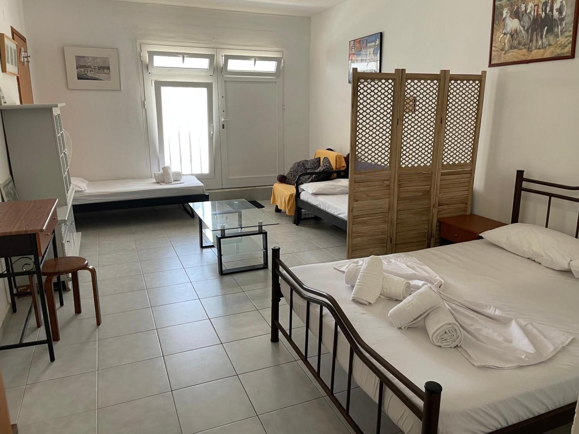 Studio Apartment