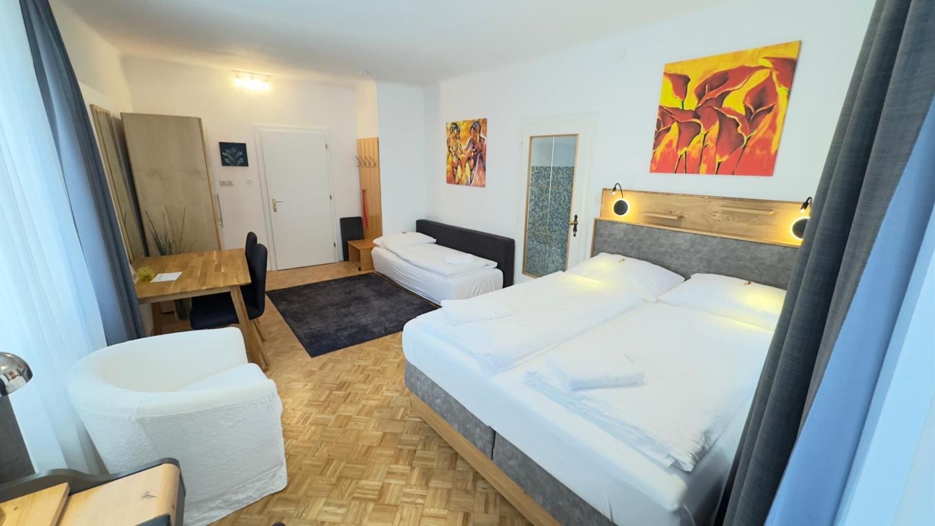Triple Room with Bath