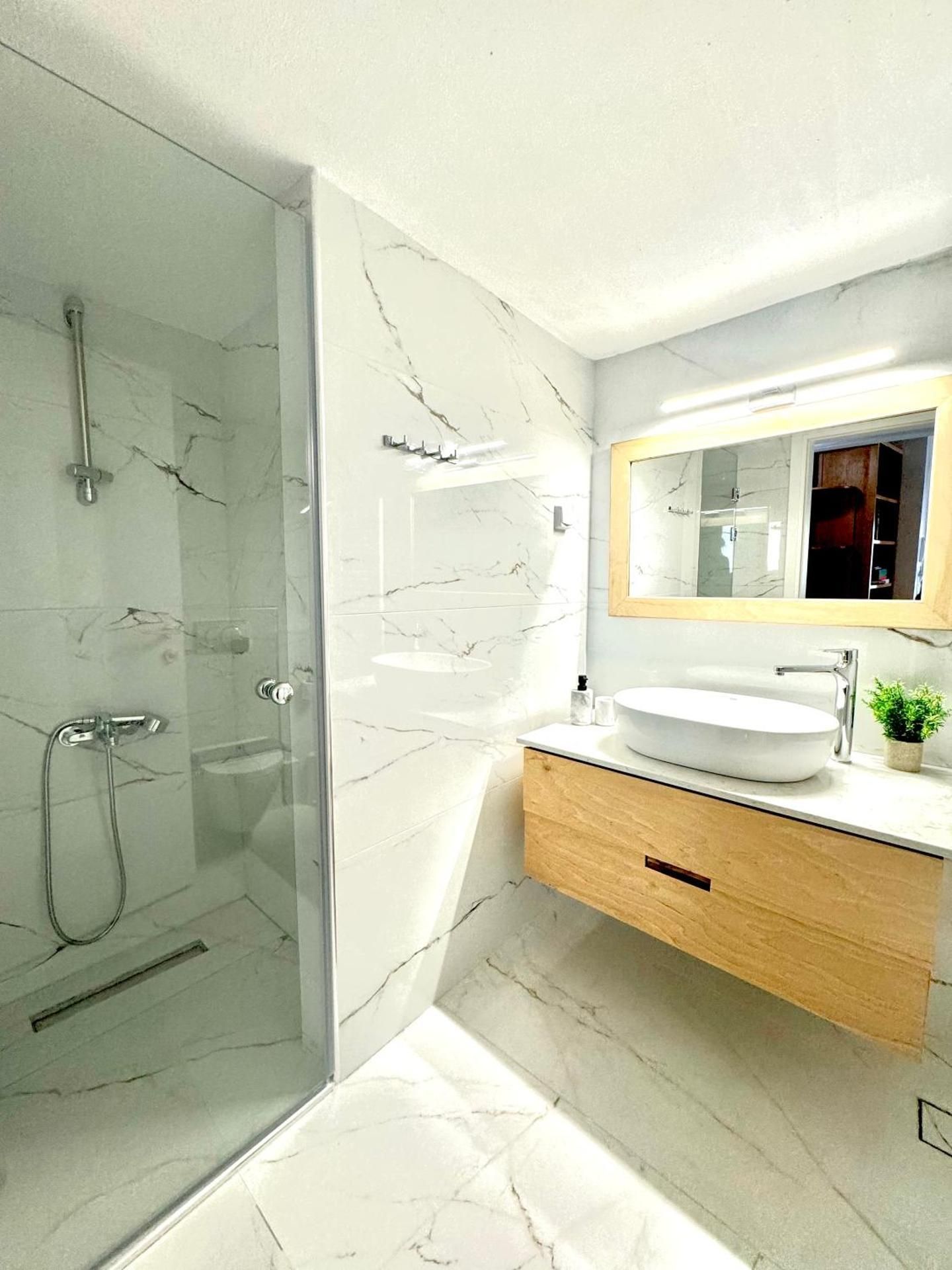 Two-Bedroom Deluxe Apartment with Balcony