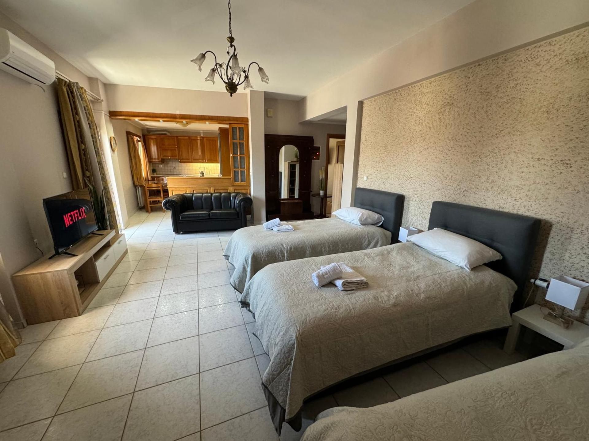 Two-Bedroom Deluxe Apartment with Balcony