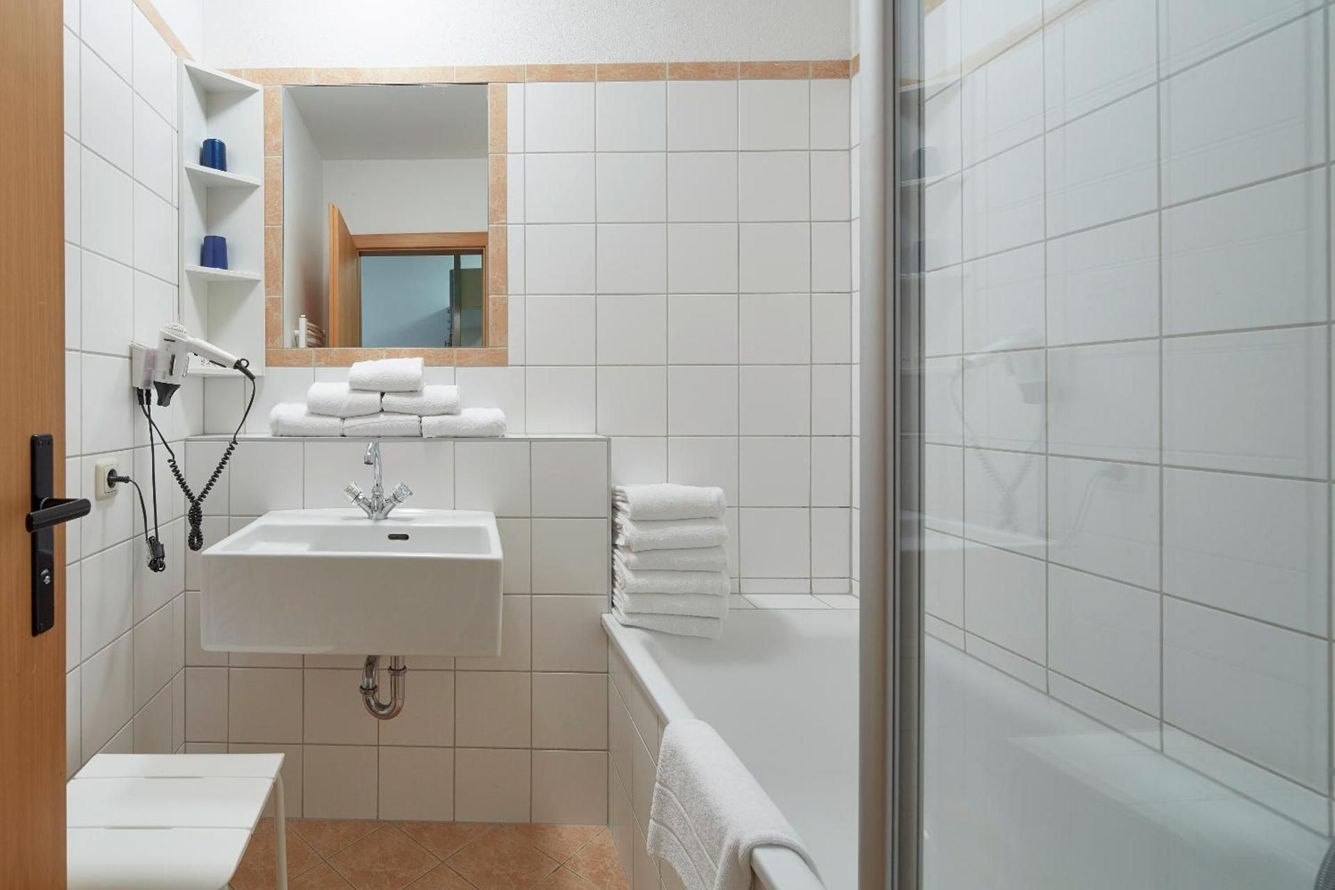 Apartment (4 Adults)