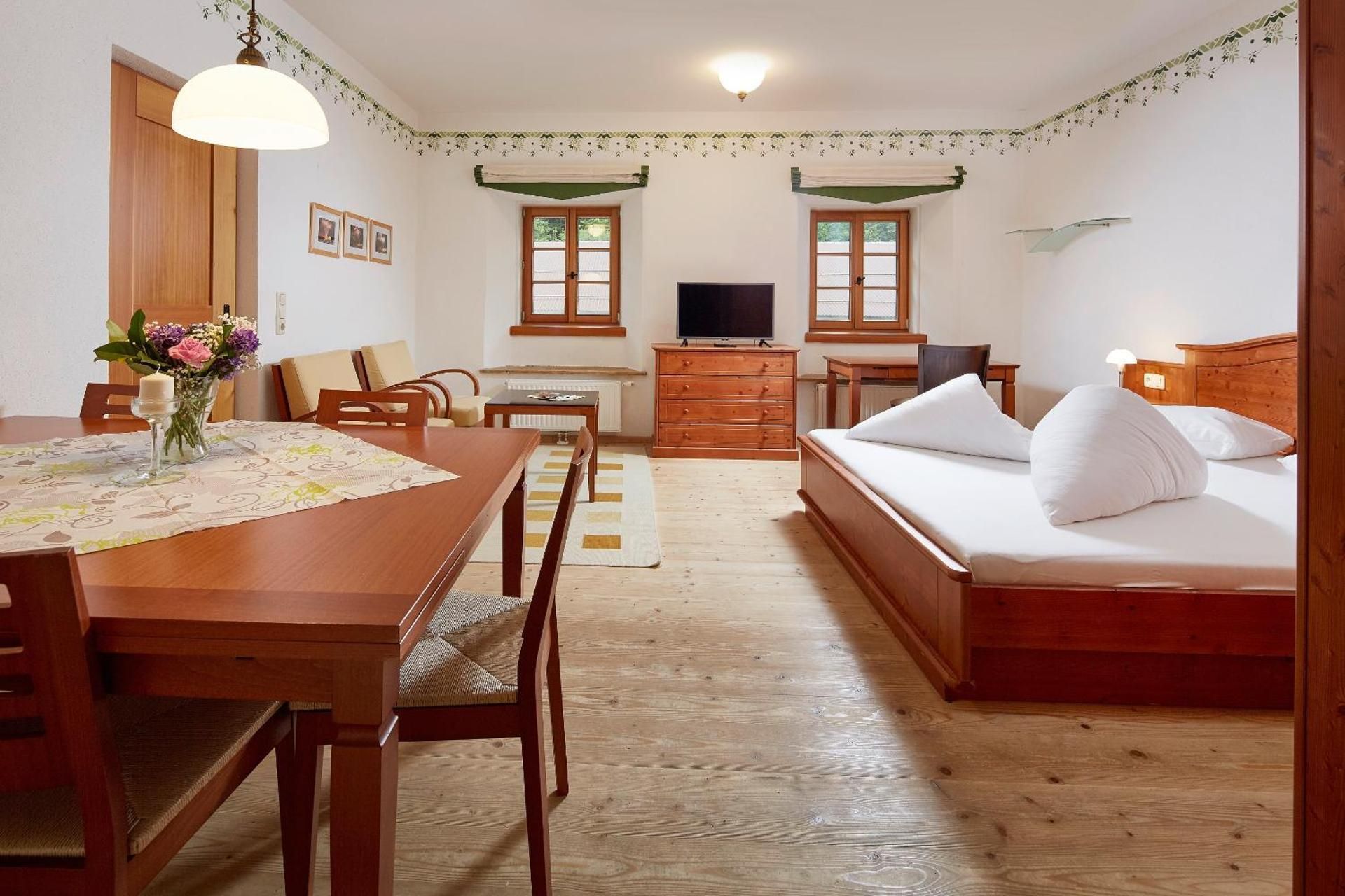 Apartment (6 Adults)