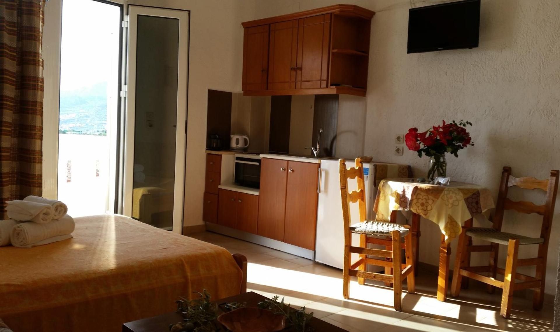 Studio (2 Adults)