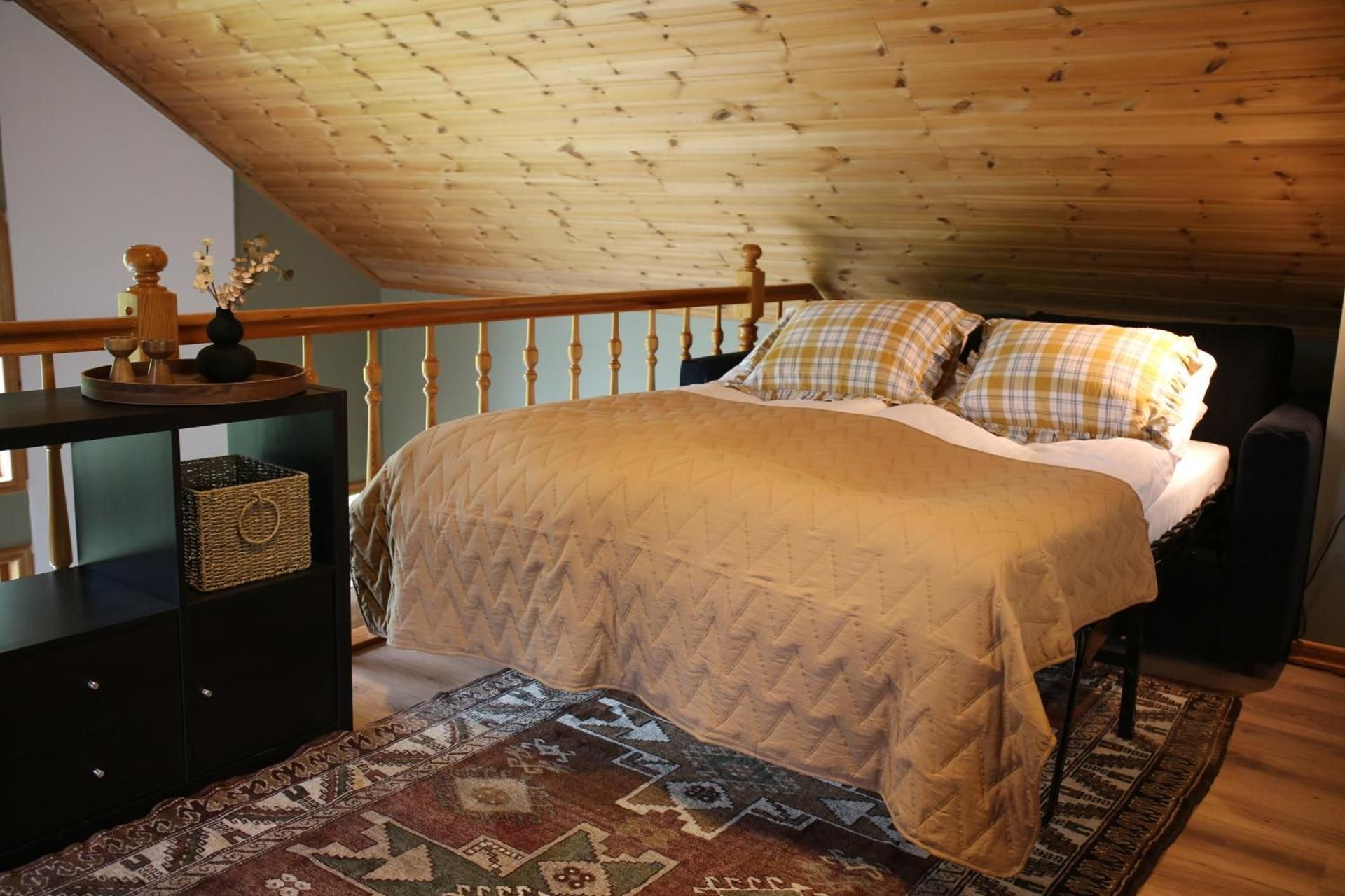 King Studio with Sofa Bed