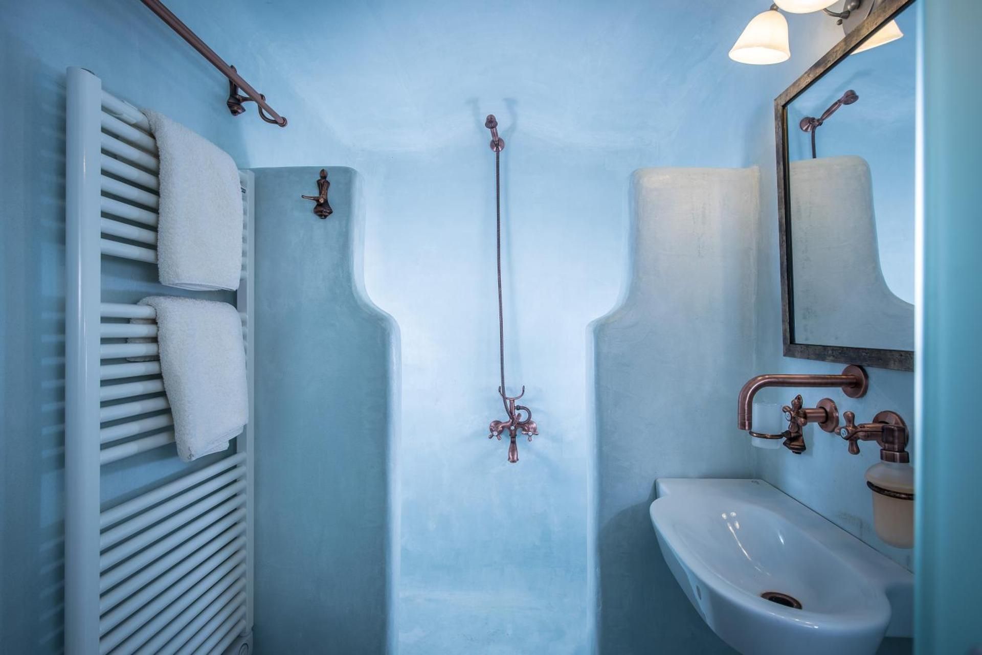 Deluxe Studio with Sea and Mountain View