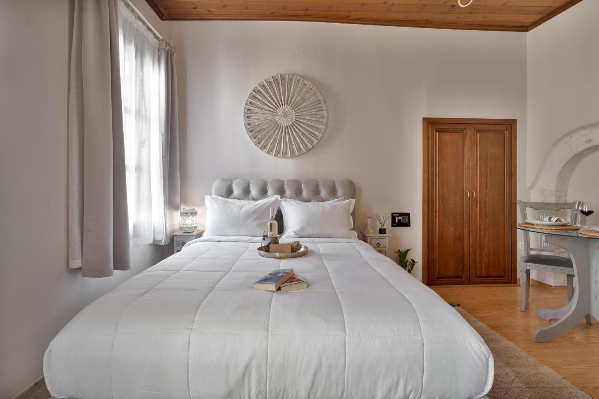Studio Apartment with Queen Bed