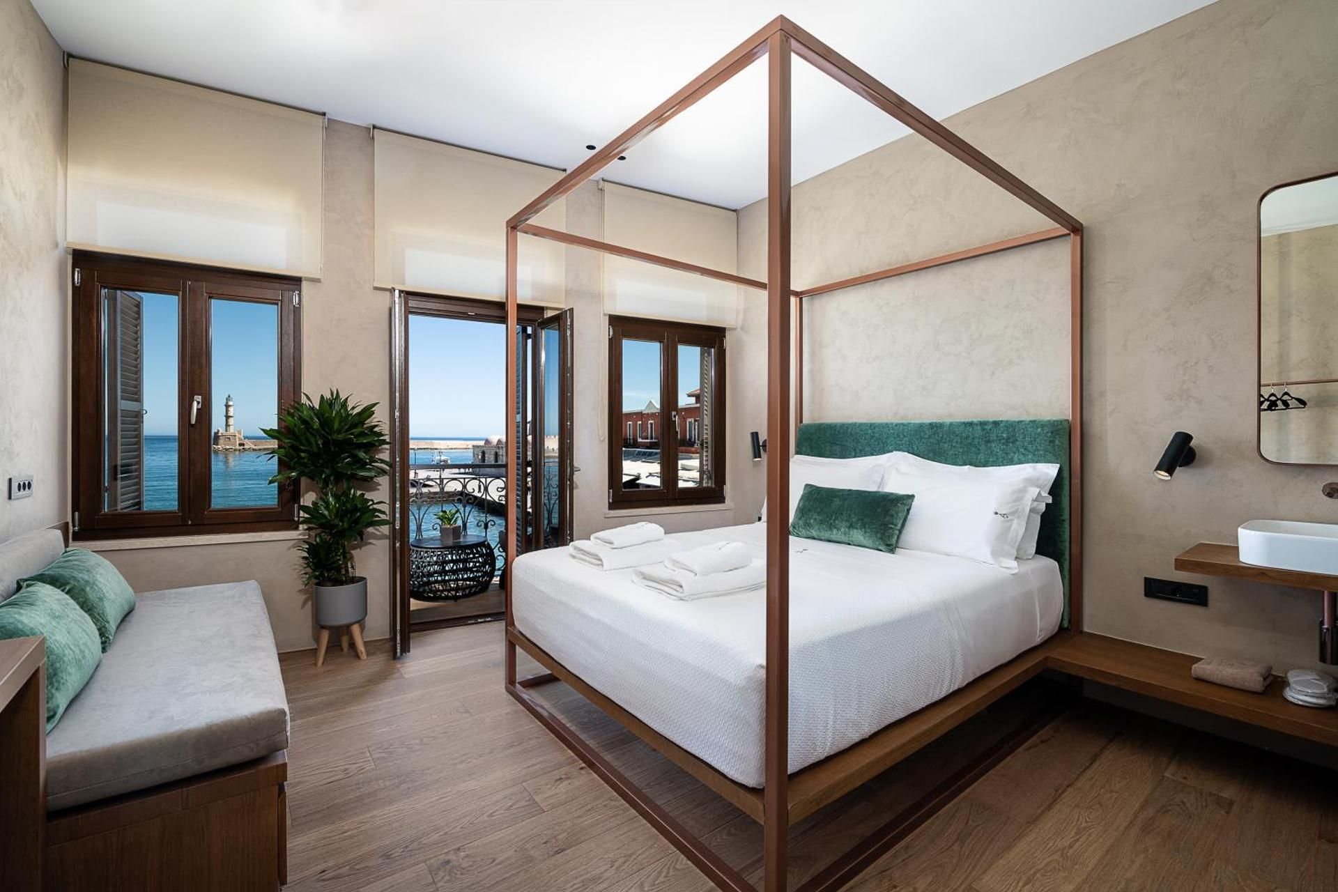 Deluxe Double Room with Balcony and Sea View