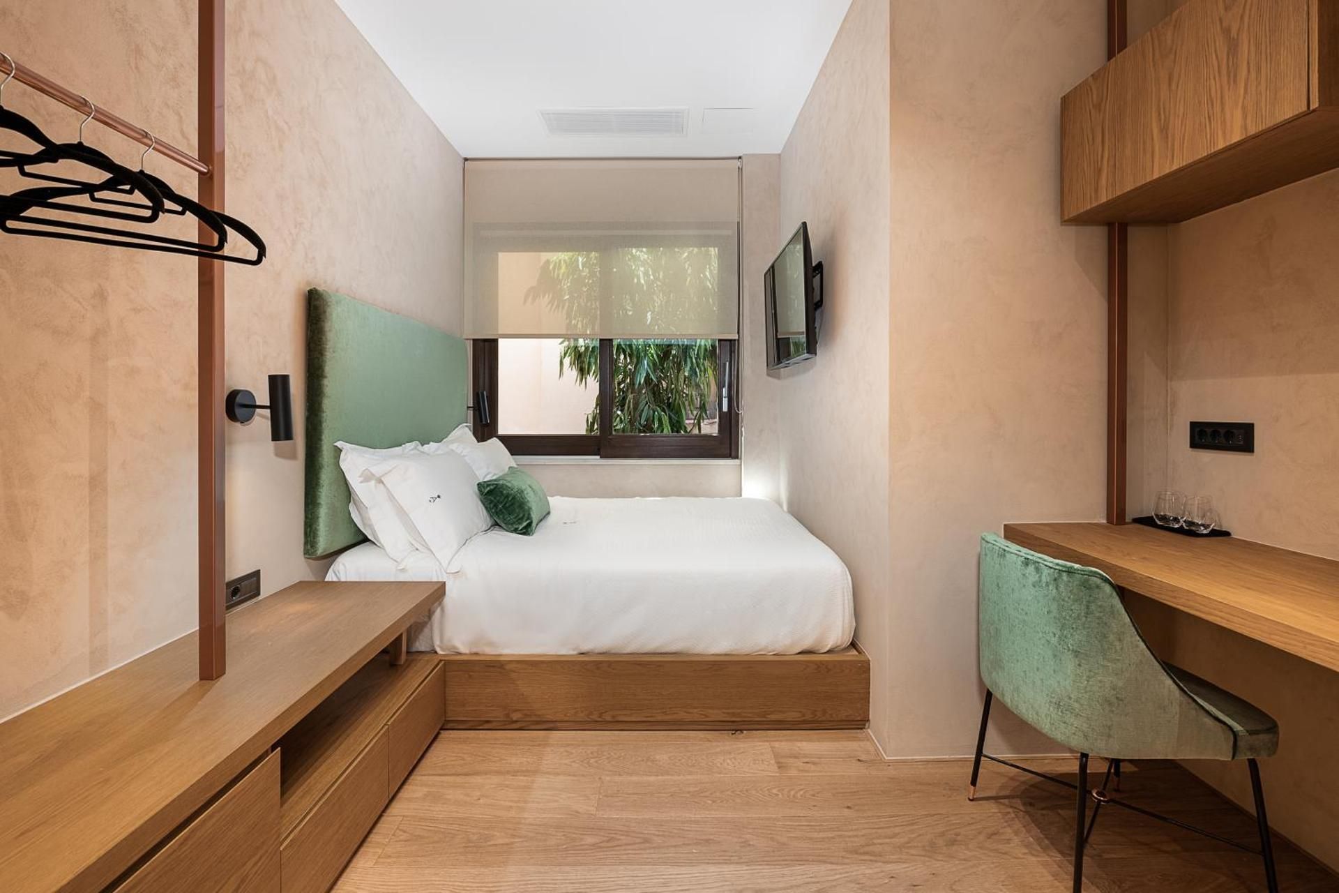 Deluxe Double Room with Bath