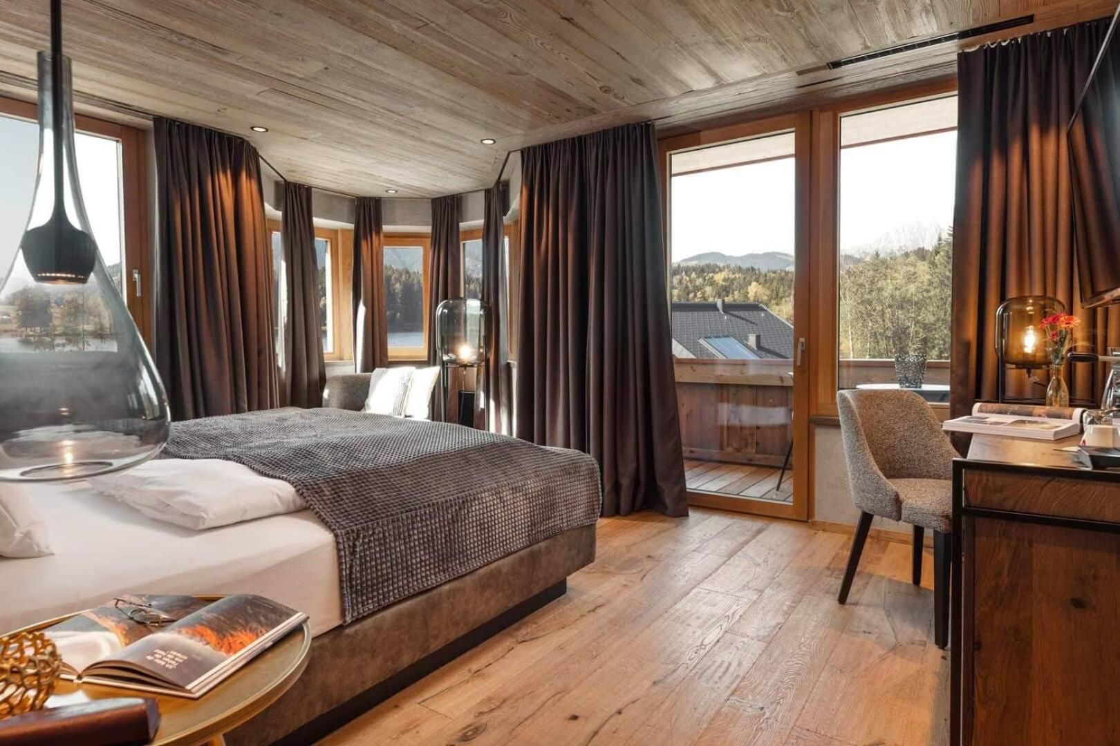Suite with Lake View