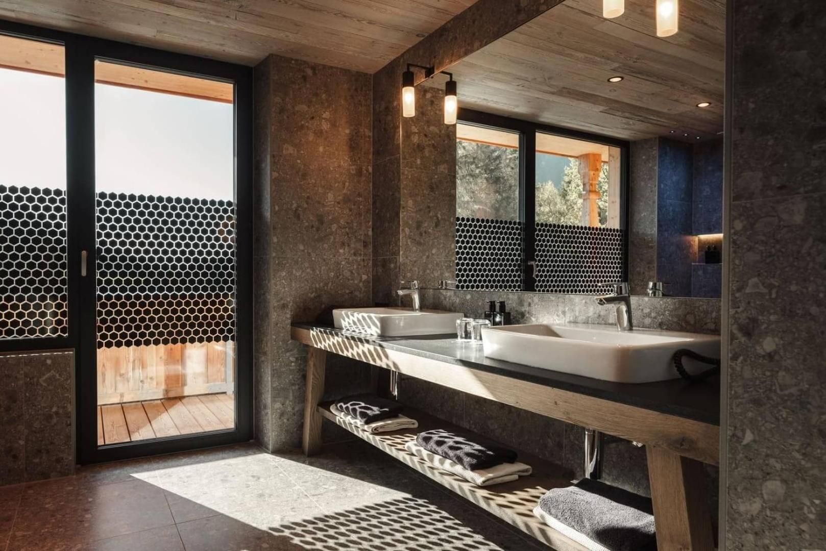 Suite with Lake View