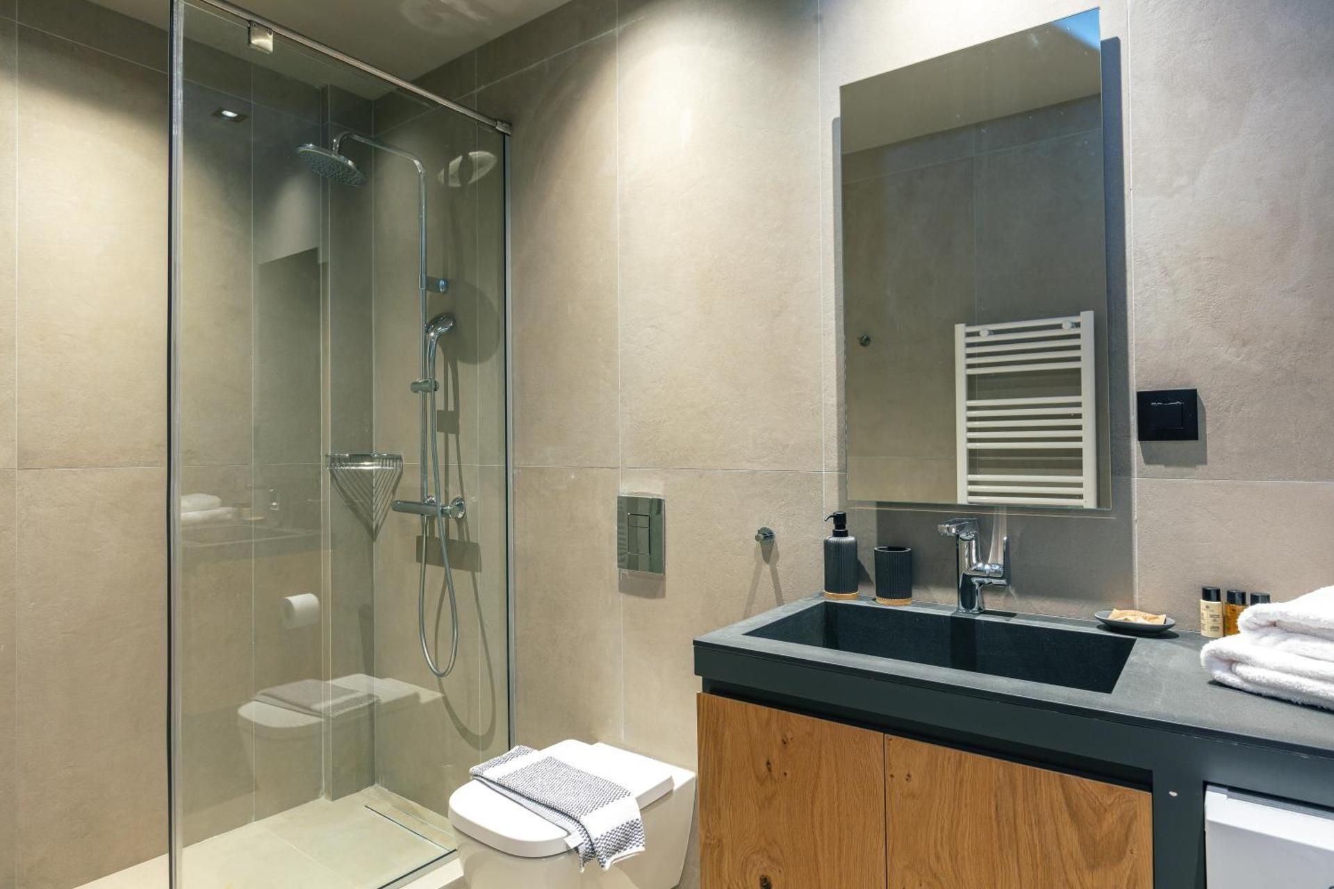 Deluxe Double Room with Side Sea View