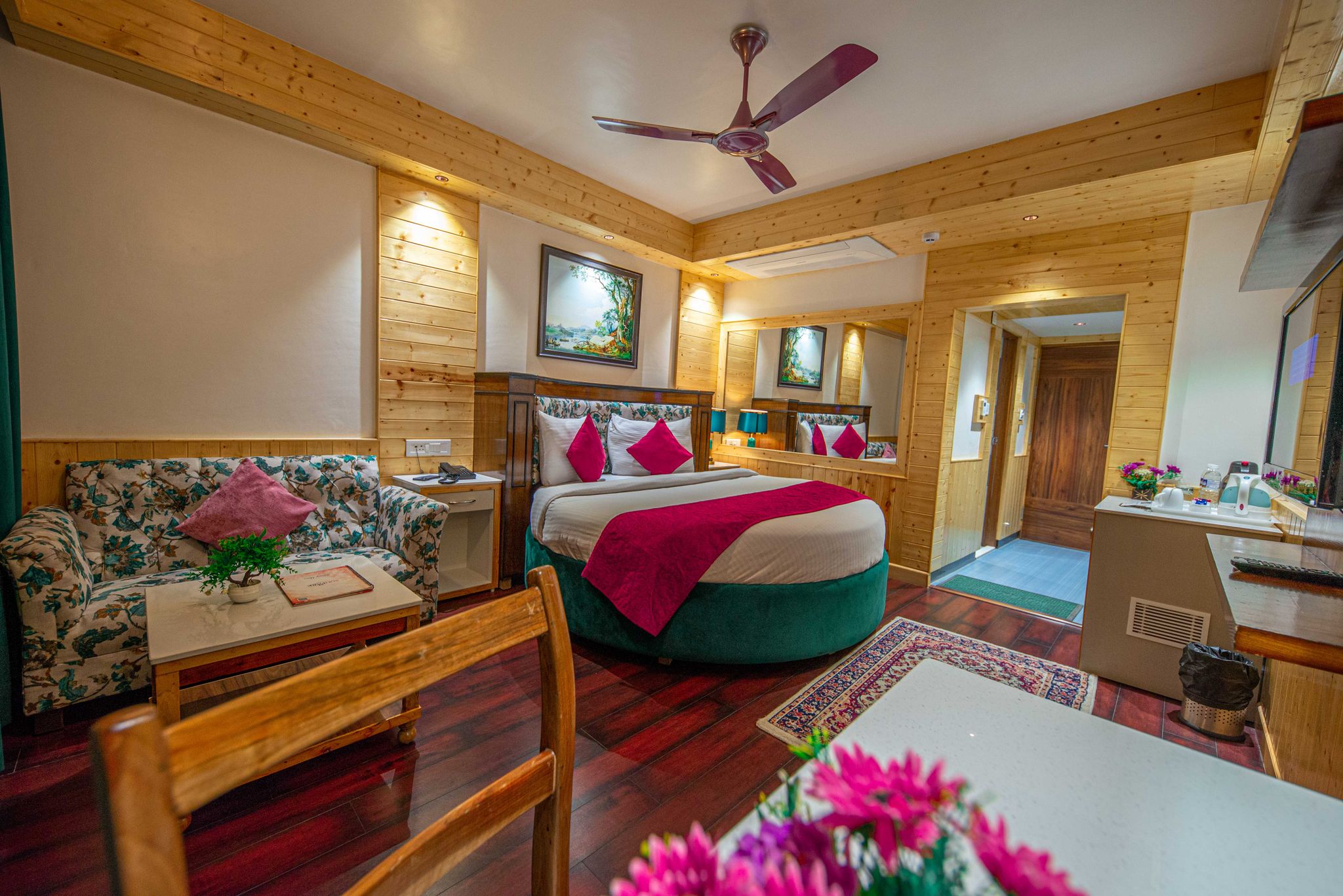 Sun Park Resort and Spa Honeymoon Room with Balcony and Bathtub (heated-cooled) 2