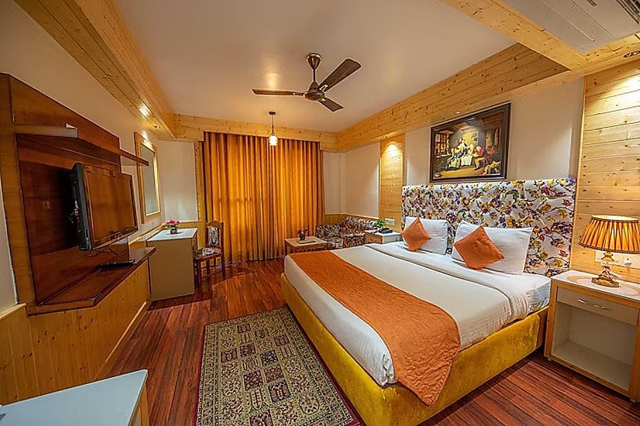 Luxury Room - Centrally Heated (with Balcony)