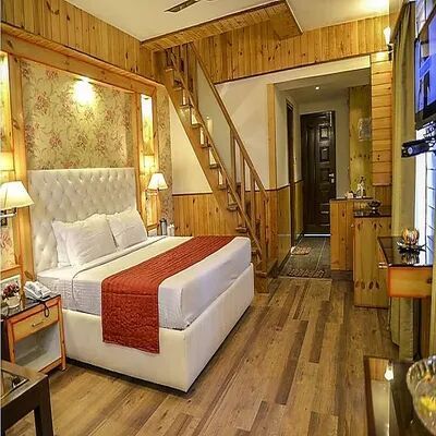 Maharaja Honeymoon Room with Balcony and Bathtub (heated-cooled)