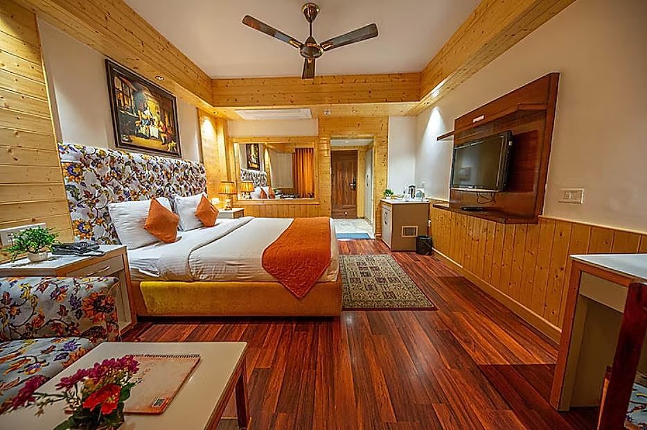 Luxury Room - Centrally Heated (with Balcony)