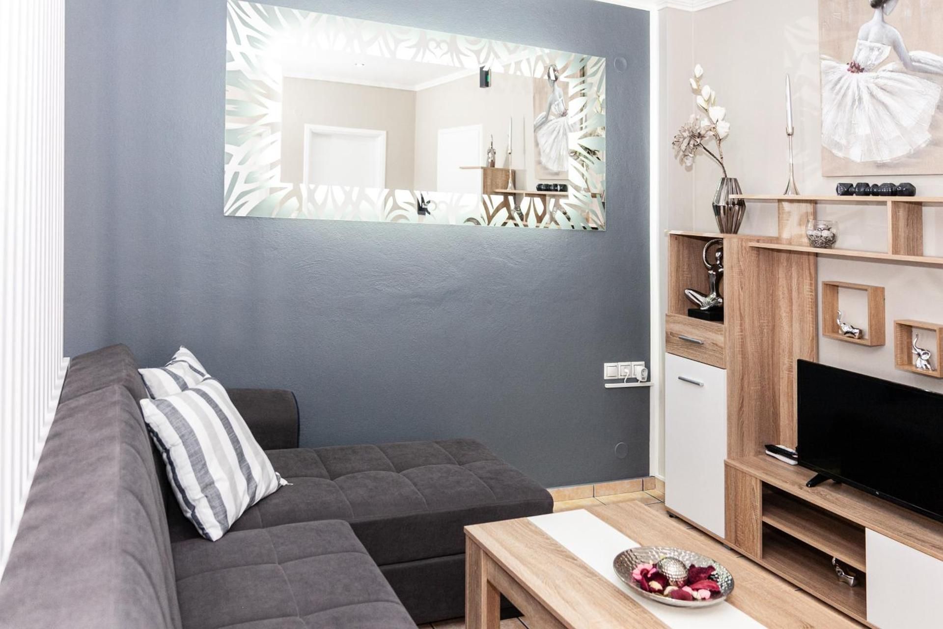 DELUXE APARTMENT