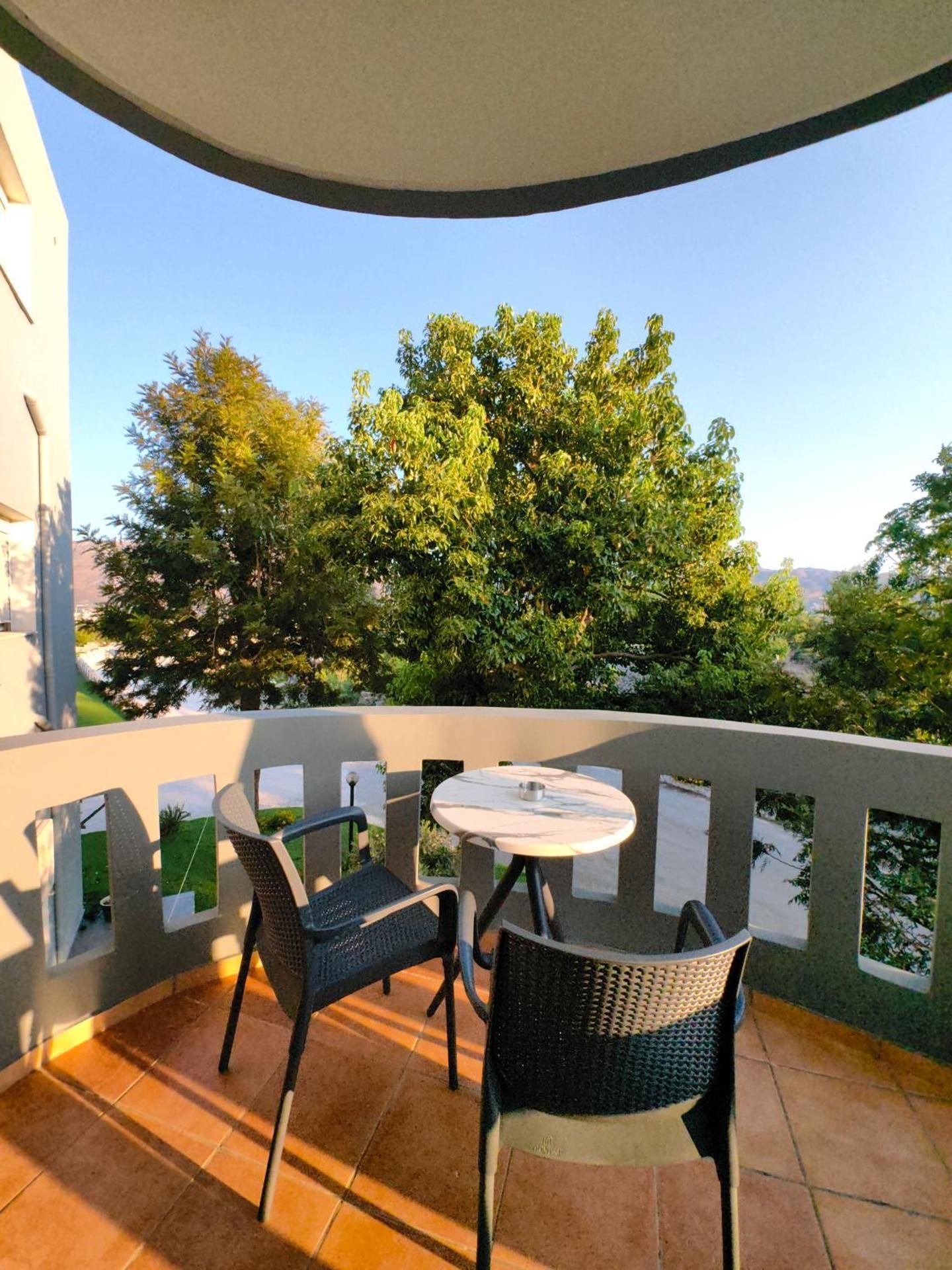 One-Bedroom Apartment with Balcony