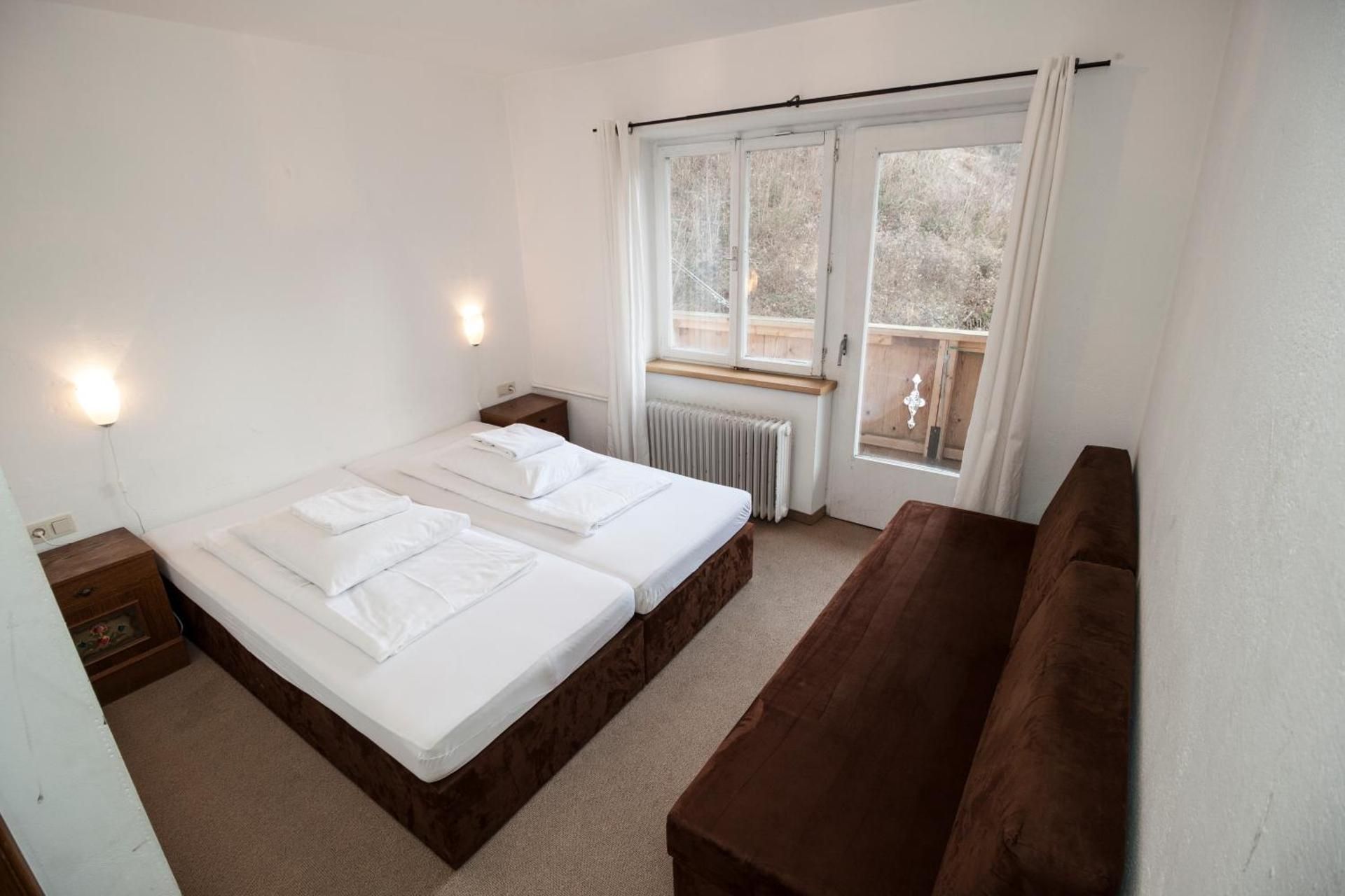 Two-Bedroom Apartment with Balcony - Mountain View