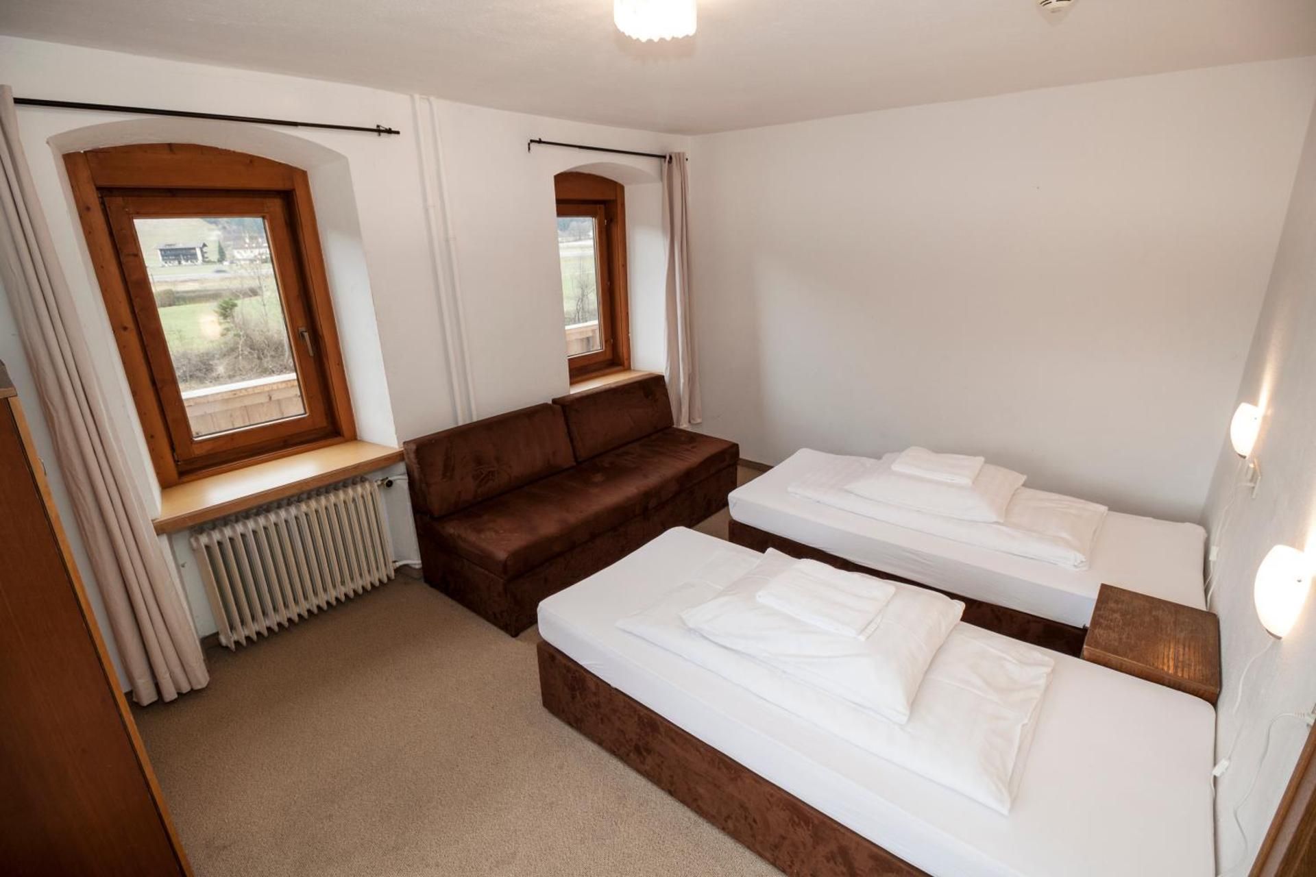 Two-Bedroom Apartment with Balcony - Mountain View