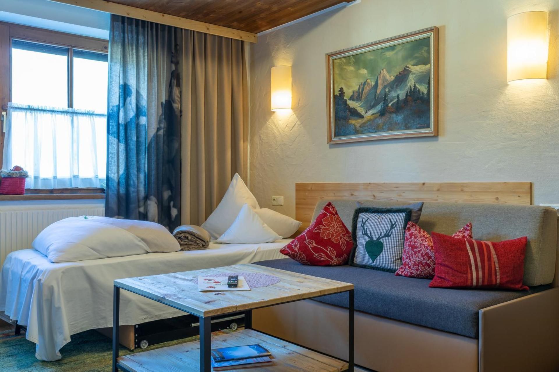 One-Bedroom Apartment with Living Room