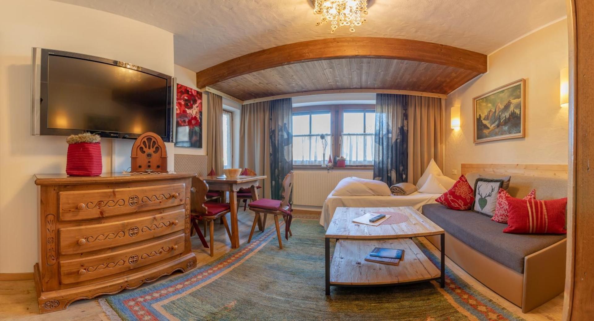 One-Bedroom Apartment with Living Room