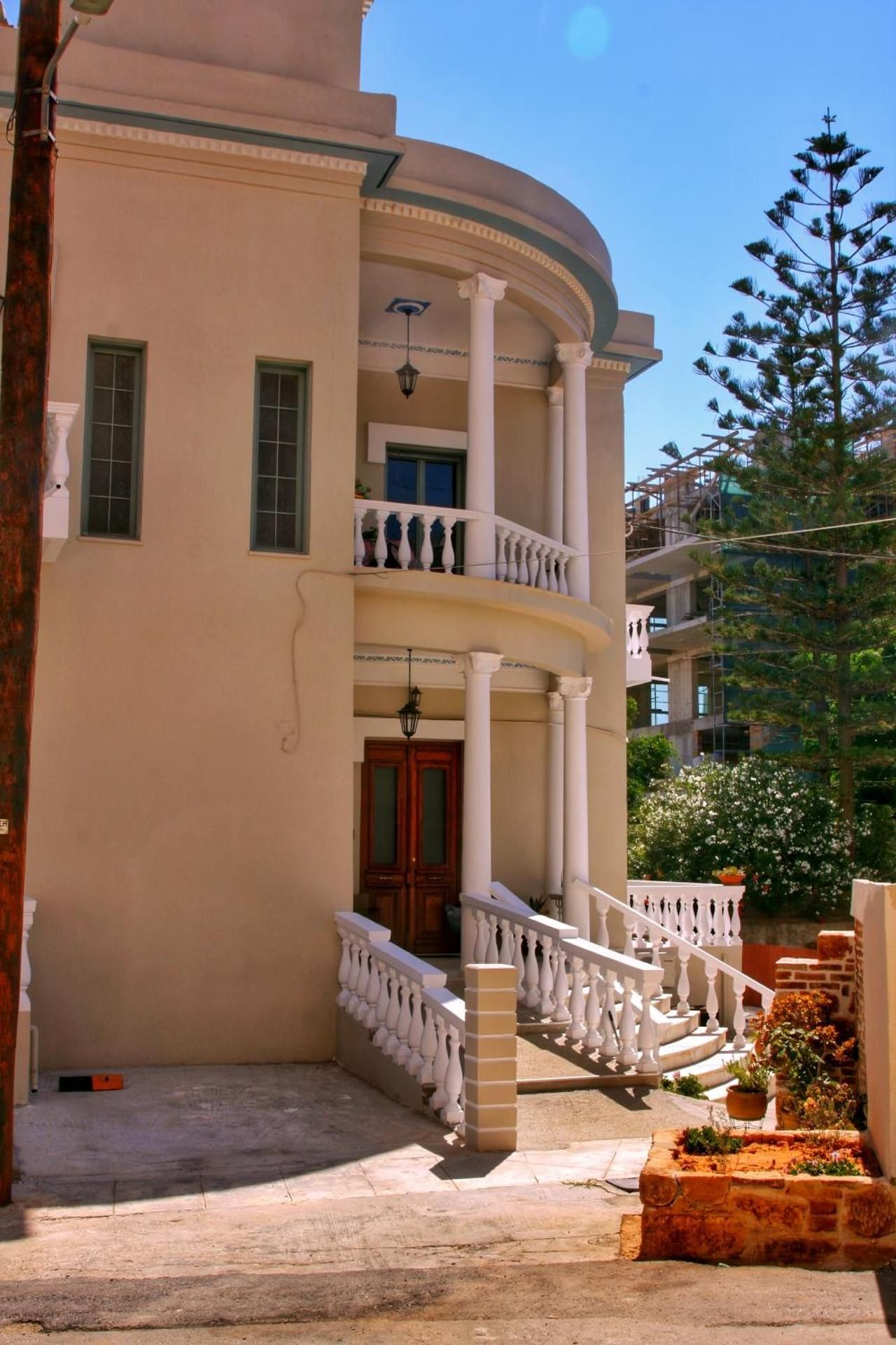 Rodon Manor