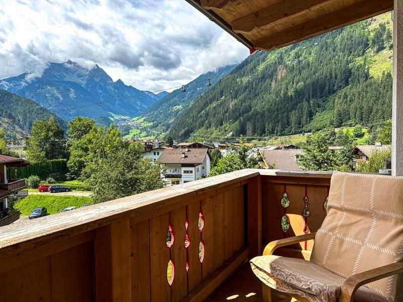 One-Bedroom Apartment with Balcony and Mountain View