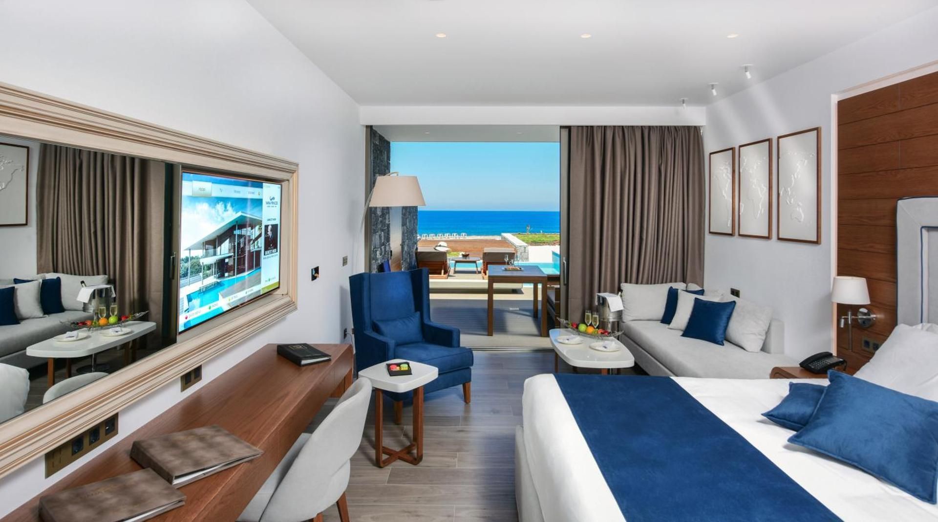 DELUXE JUNIOR SUITE SEA VIEW WITH PRIVATE POOL